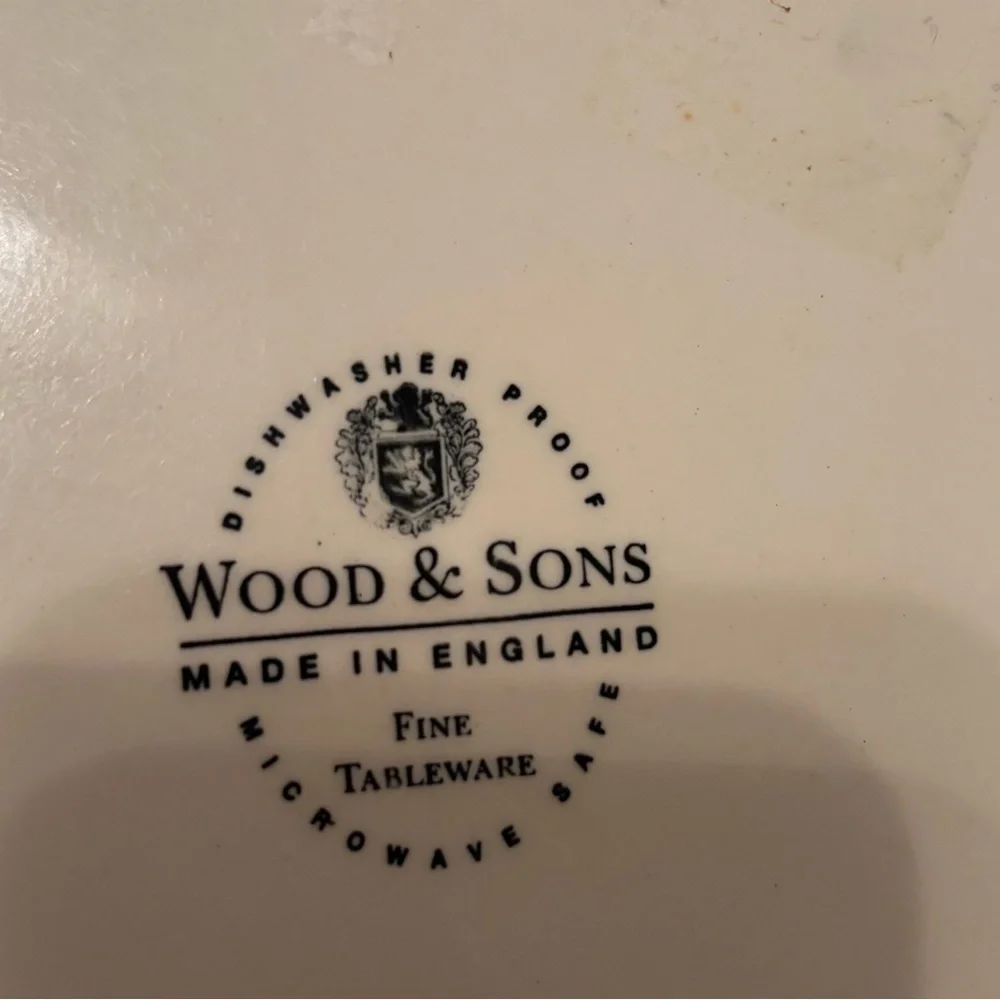 Vintage Wood & Sons country green dinner plate